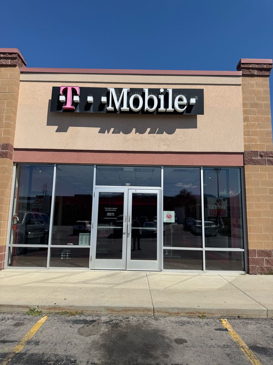 Exterior photo of T-Mobile Store at Main St & Johnson, Tooele, UT