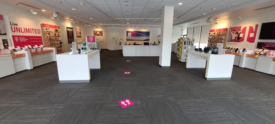 Interior photo of T-Mobile Store at Annapolis Festival at Riva, Annapolis, MD