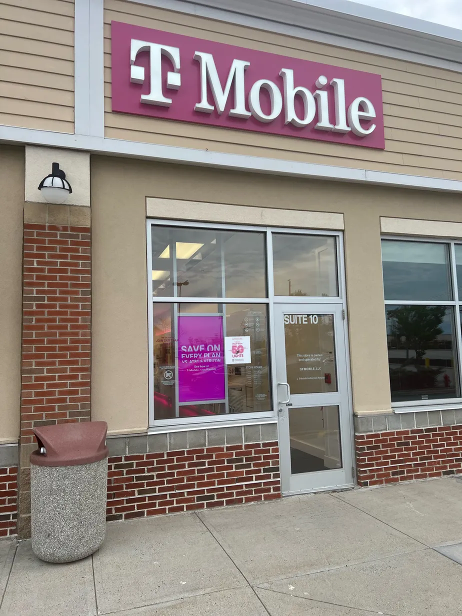  Exterior photo of T-Mobile Store at Westbrook, ME, Westbrook, ME 