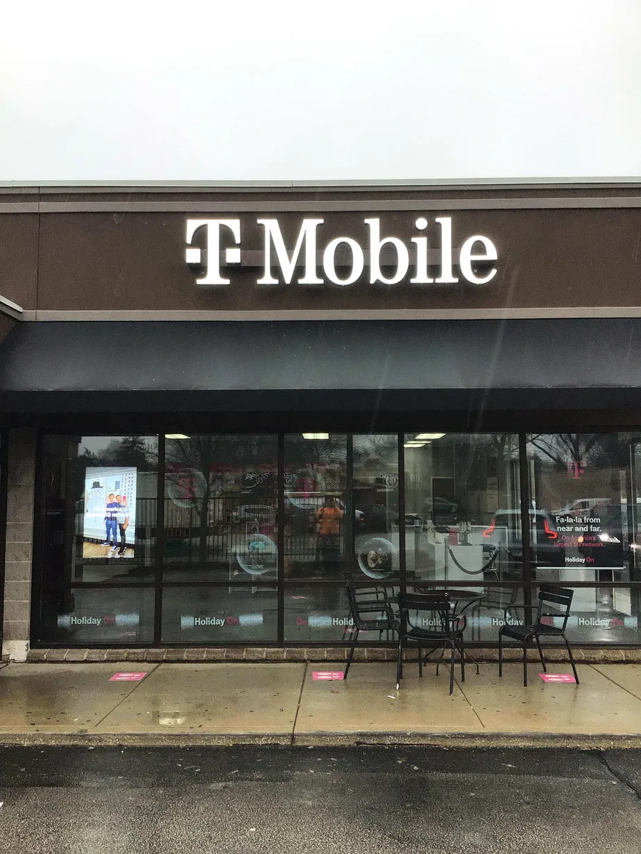 T Mobile W North Ave Belleforte Ave Chicago Il