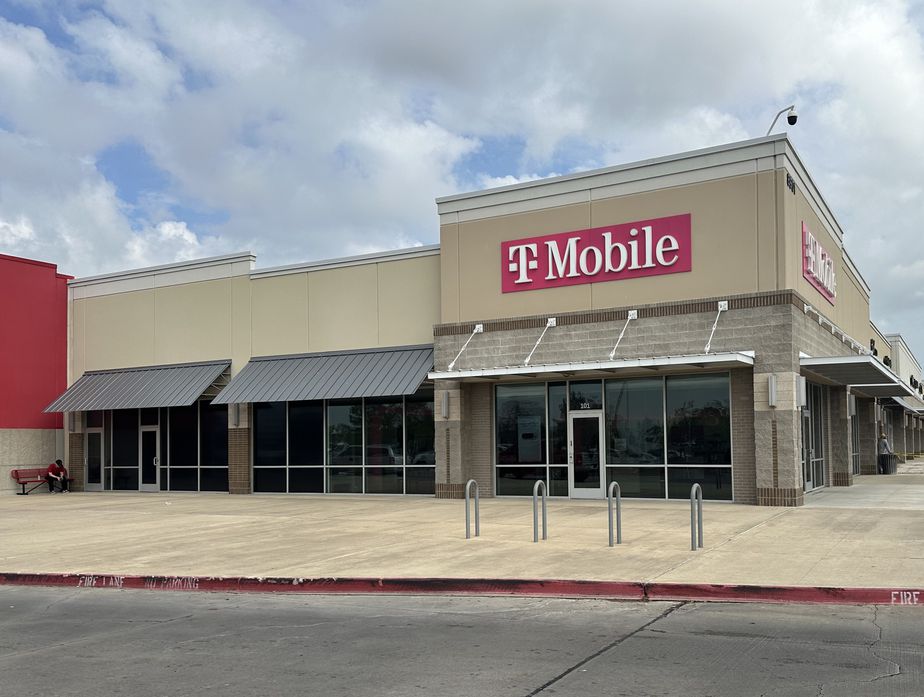 T-Mobile Presidio Towne Crossing