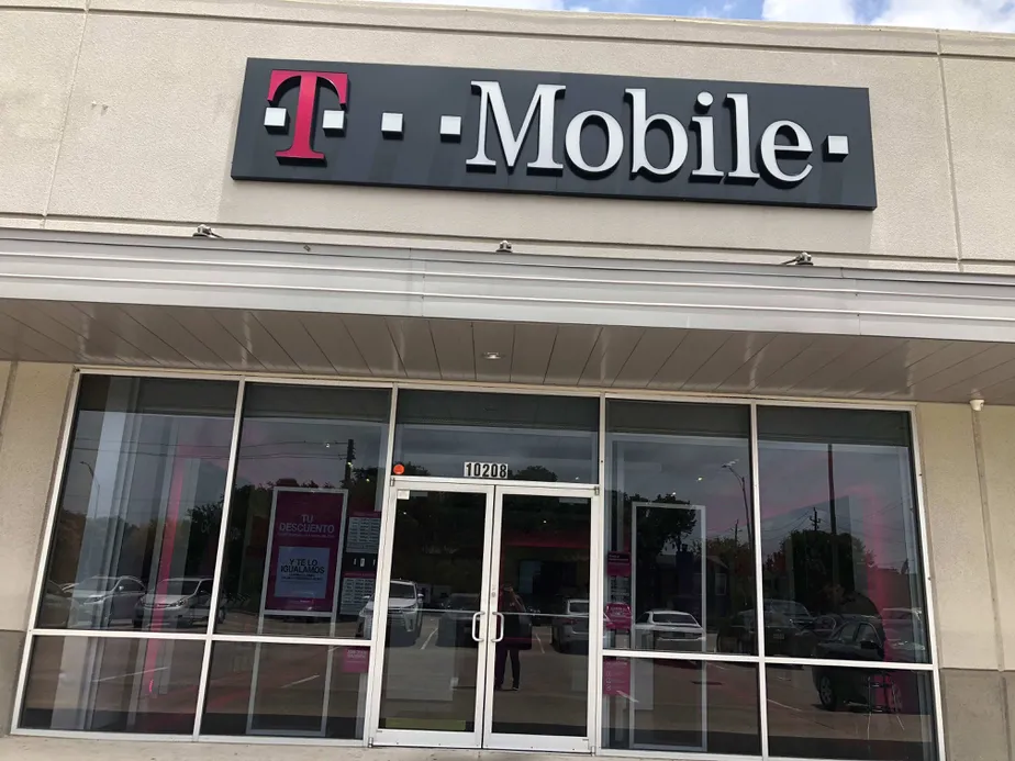 Exterior photo of T-Mobile store at Beechnut & Sam Houston, Houston, TX