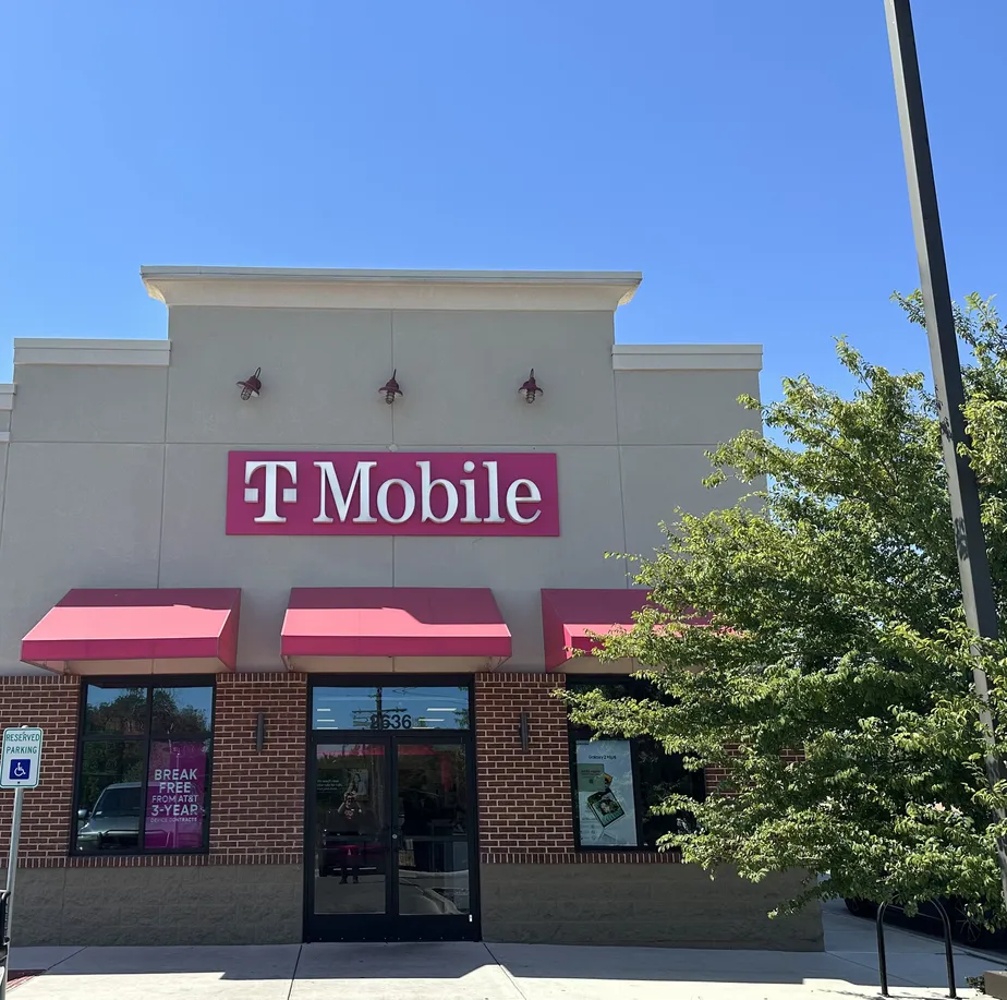  Exterior photo of T-Mobile Store at E Berry St & S Wesleyan Dr, Fort Worth, TX 