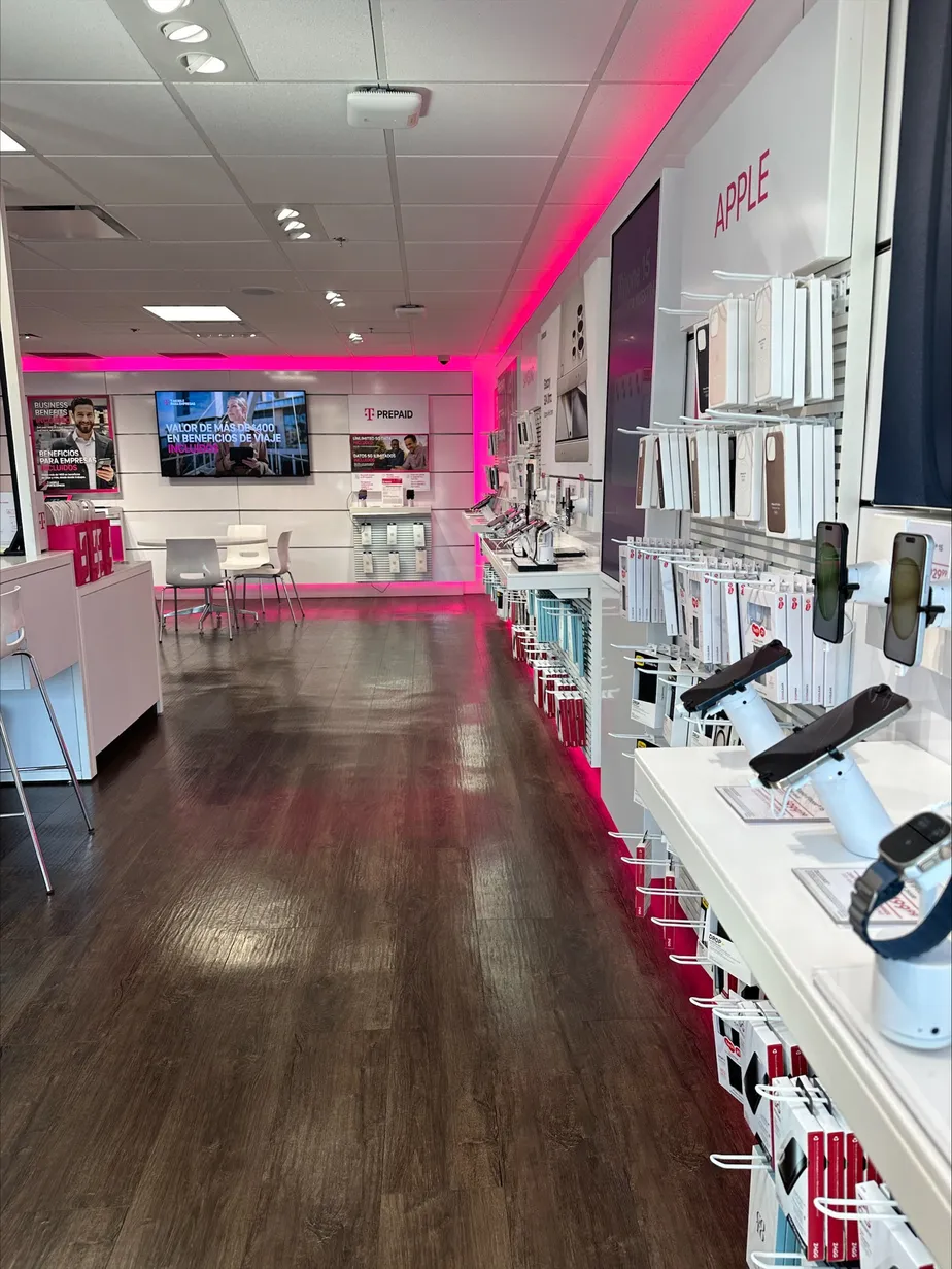  Interior photo of T-Mobile Store at Memorial & Hillsborough, Tampa, FL 