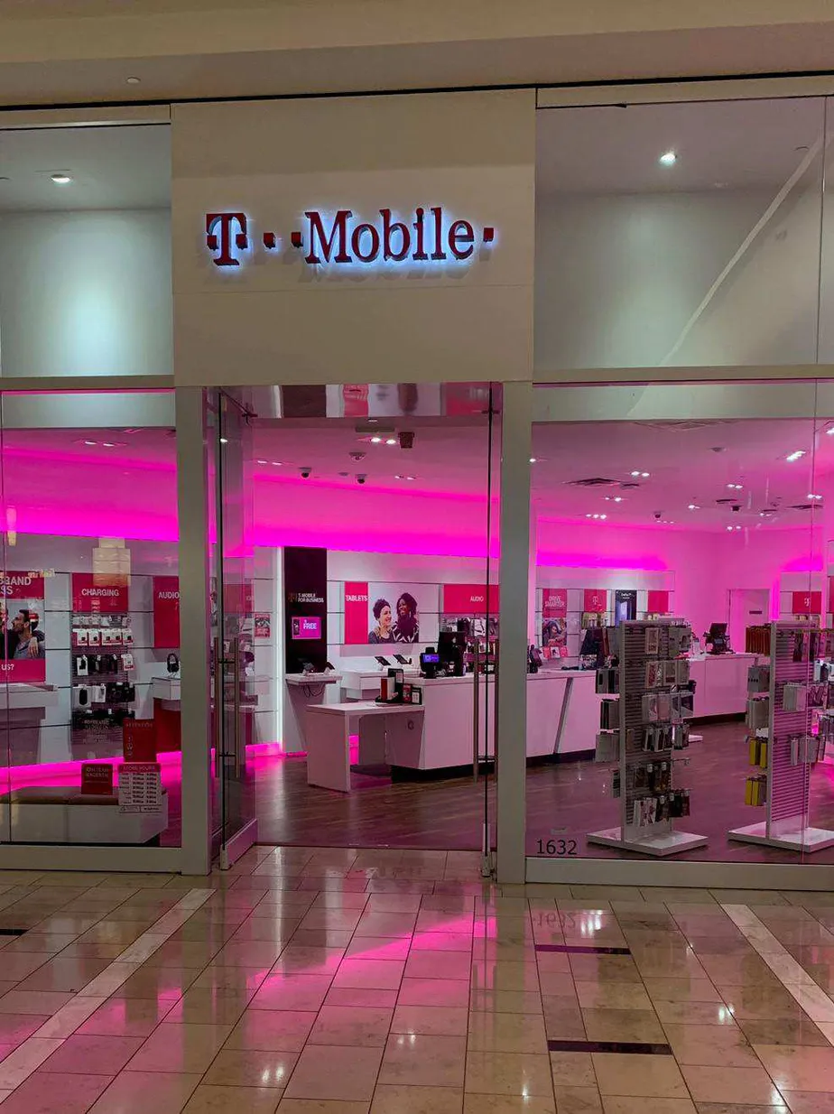 Exterior photo of T-Mobile store at Broward Mall 5, Plantation, FL