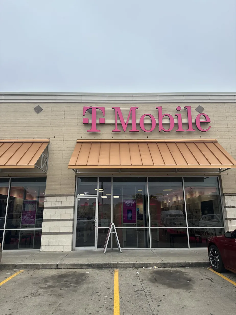 Exterior photo of T-Mobile Store at Westheimer & Jeanetta, Houston, TX