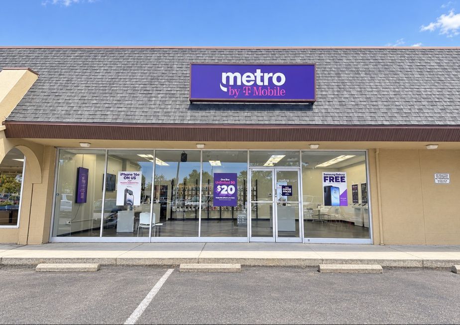 Metro by T-Mobile 9 Main St - 9 Main St 