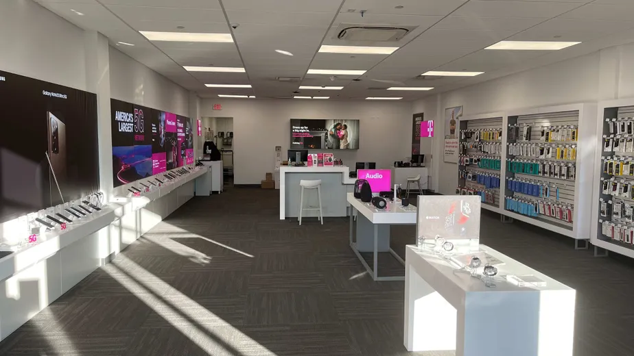  Interior photo of T-Mobile Store at Broadway & Cheyenne Trl, Amityville, NY 