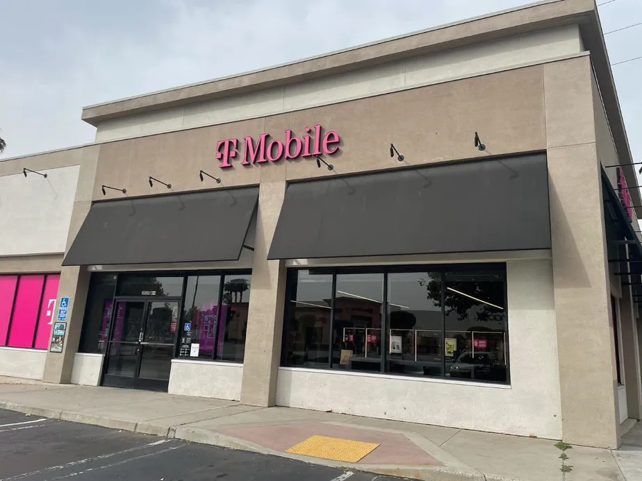  Exterior photo of T-Mobile Store at Tyler St & Hwy91, Riverside, CA 