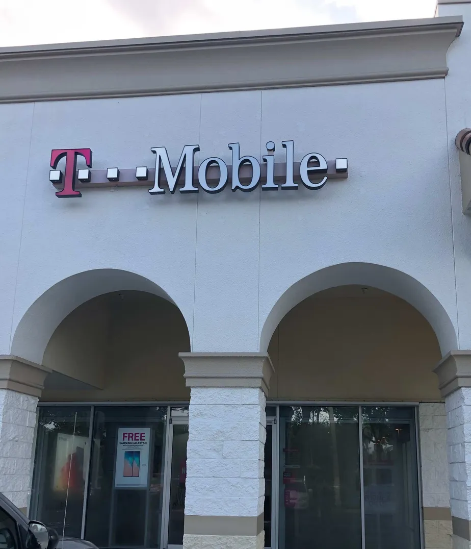 Exterior photo of T-Mobile store at Weston Rd & Griffin Rd, Davie, FL