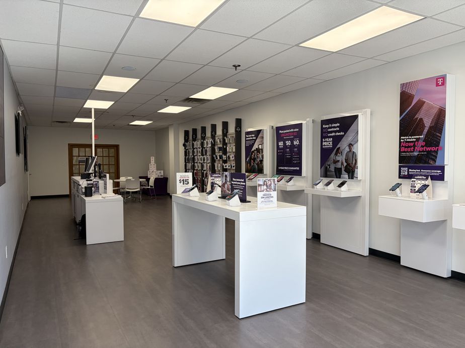 Metro by T-Mobile 31 Main Street, - 31 Main Street,