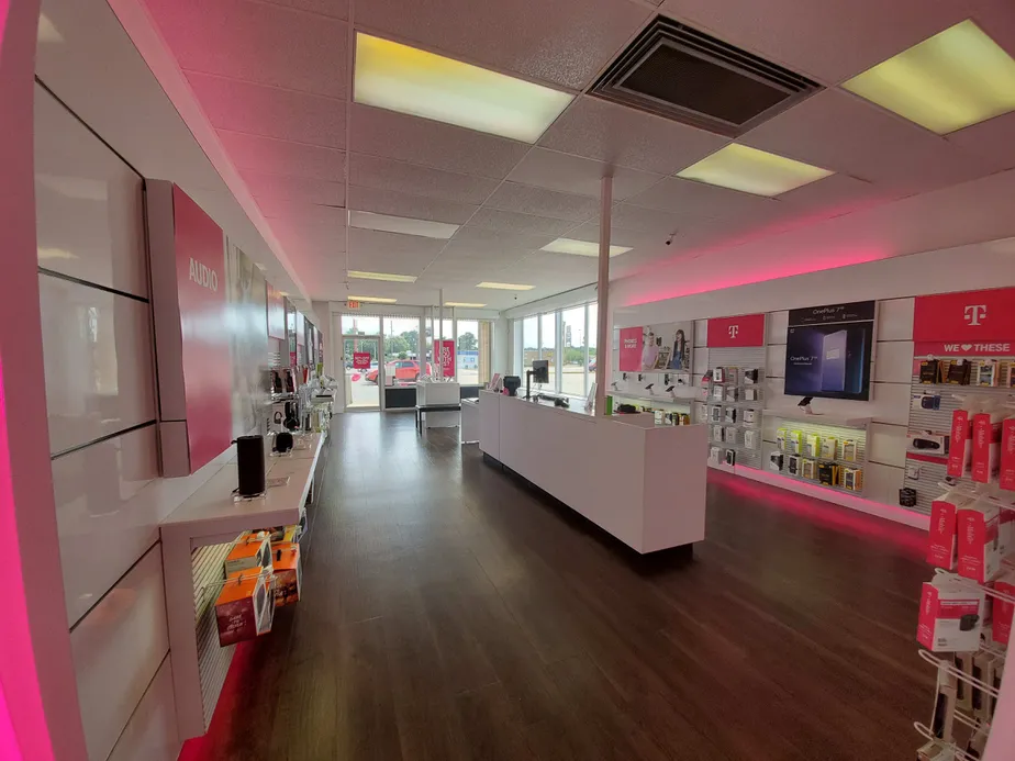 Interior photo of T-Mobile Store at Pines Rd & Financial Plaza, Shreveport, LA
