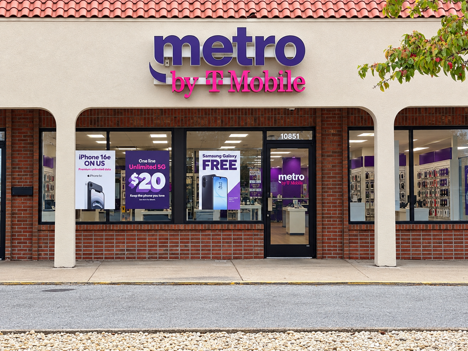 Metro by T-Mobile 1085 E Ridge Rd - 1085 E Ridge Rd 