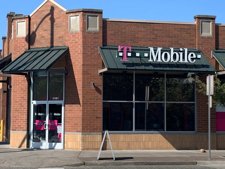 Exterior photo of T-Mobile store at Sw Roxbury & 16th Ave Sw, Seattle, WA