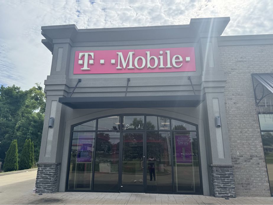 Exterior photo of T-Mobile Store at Fort Campbell Blvd & Quin Ln, Clarksville, TN