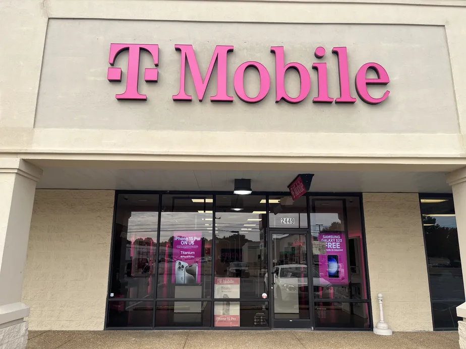  Exterior photo of T-Mobile Store at N Central Ave & W Mullins St, Humboldt, TN 