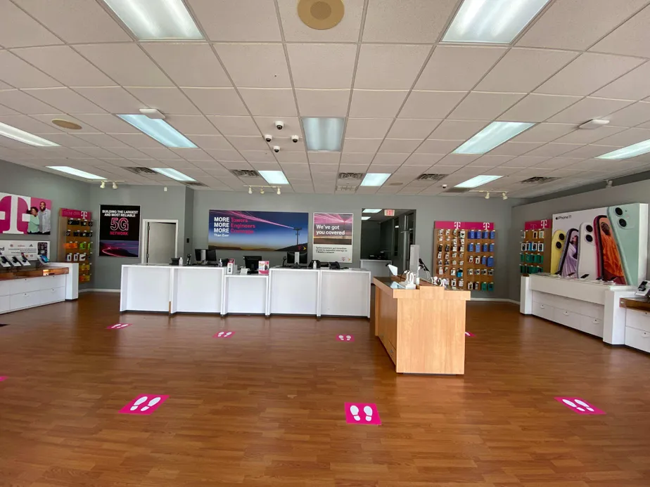 Interior photo of T-Mobile Store at E Altamonte Dr & Boston Ave, Altamonte Springs, FL