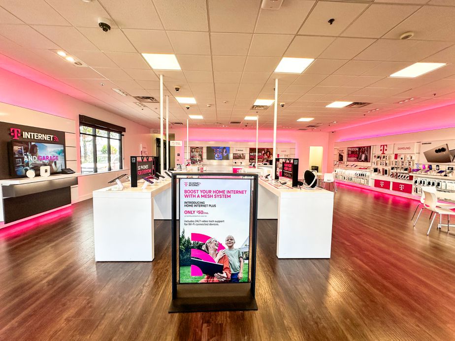 Interior photo of T-Mobile Store at Herndon & Willow, Fresno, CA