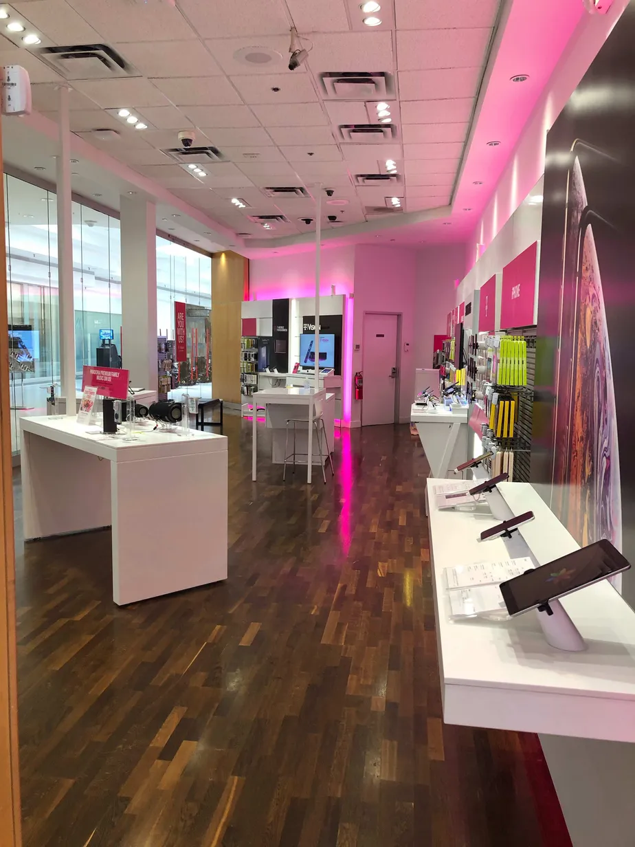 Interior photo of T-Mobile Store at Woodfield Mall, Schaumburg, IL