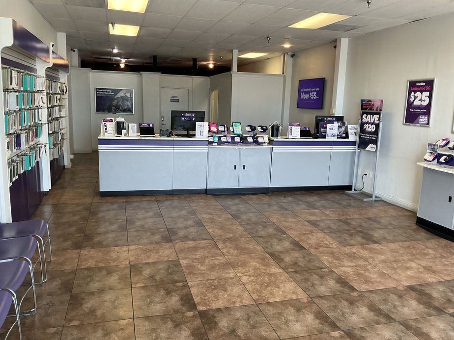 Metro by T-Mobile 13738 Bear Valley Rd - 13738 Bear Valley Rd 
