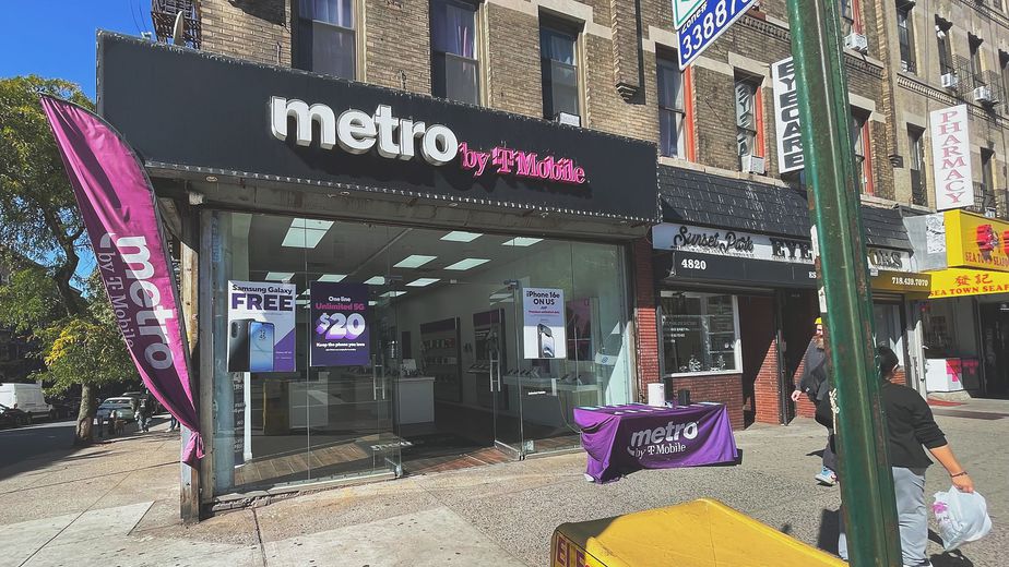 Metro by T-Mobile 4824 5th Ave - 4824 5th Ave 