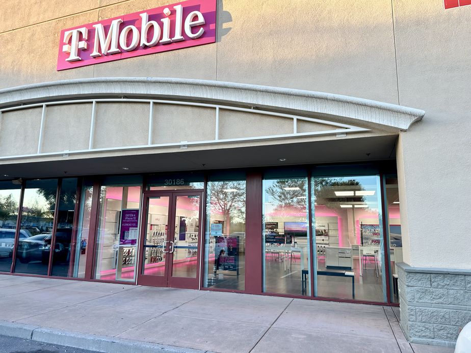 Exterior photo of T-Mobile Store at Whipple & I-880, Hayward, CA