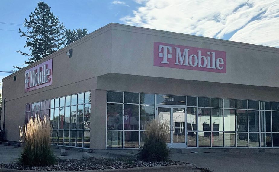 Exterior photo of T-Mobile Store at A Ave W & N H St, Oskaloosa, IA
