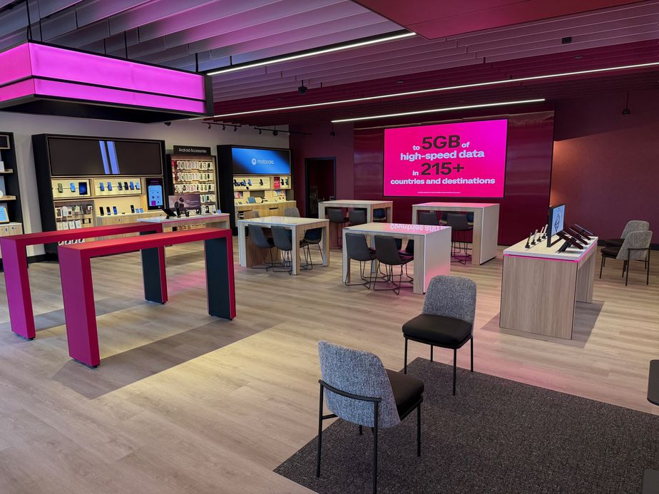  Interior photo of T-Mobile Store at West BRd St at Short Pump, Richmond, VA 