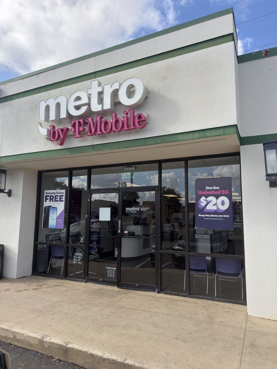 Metro by T-Mobile 5251 Timberhill Dr, - 5251 Timberhill Dr, 