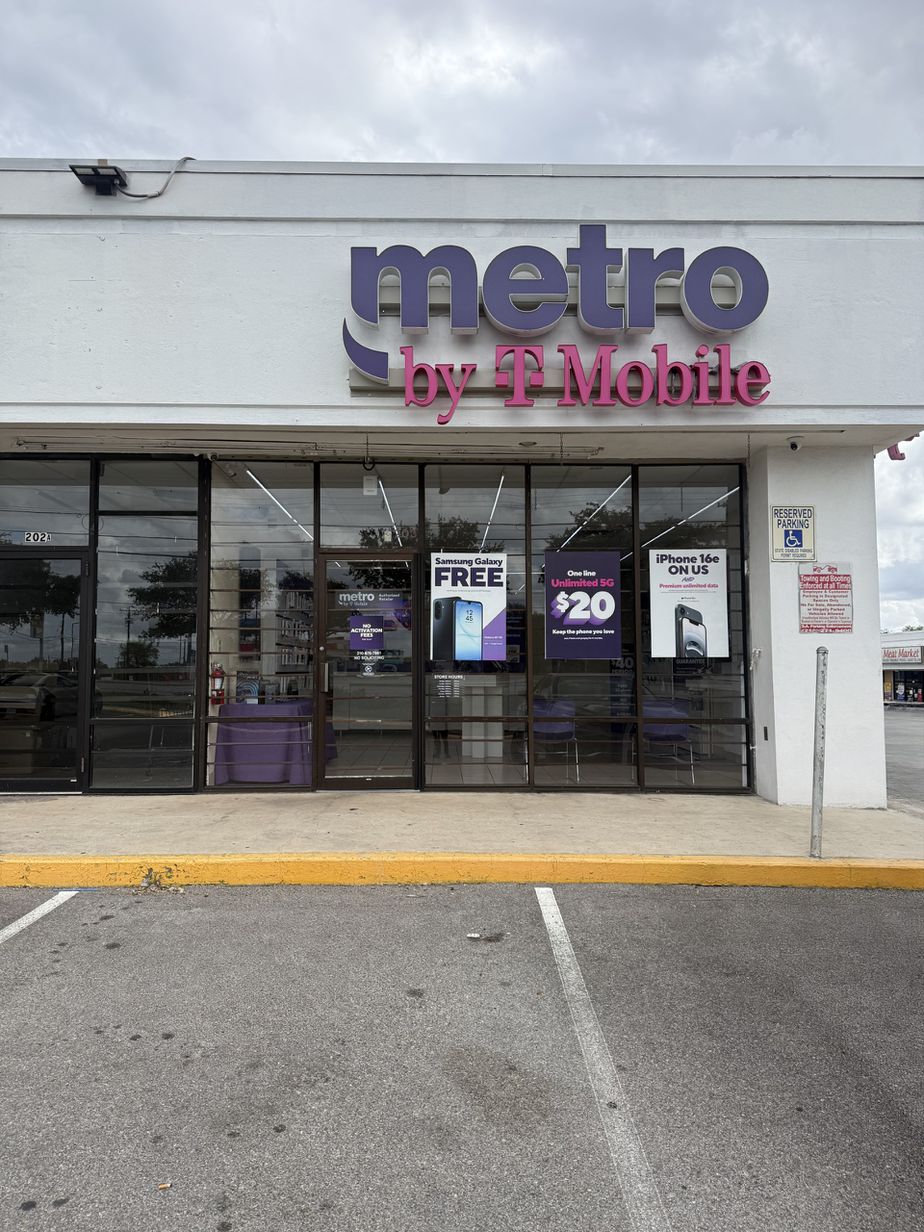 Metro by T-Mobile 6010 Old Pearsall Rd - 6010 Old Pearsall Rd 