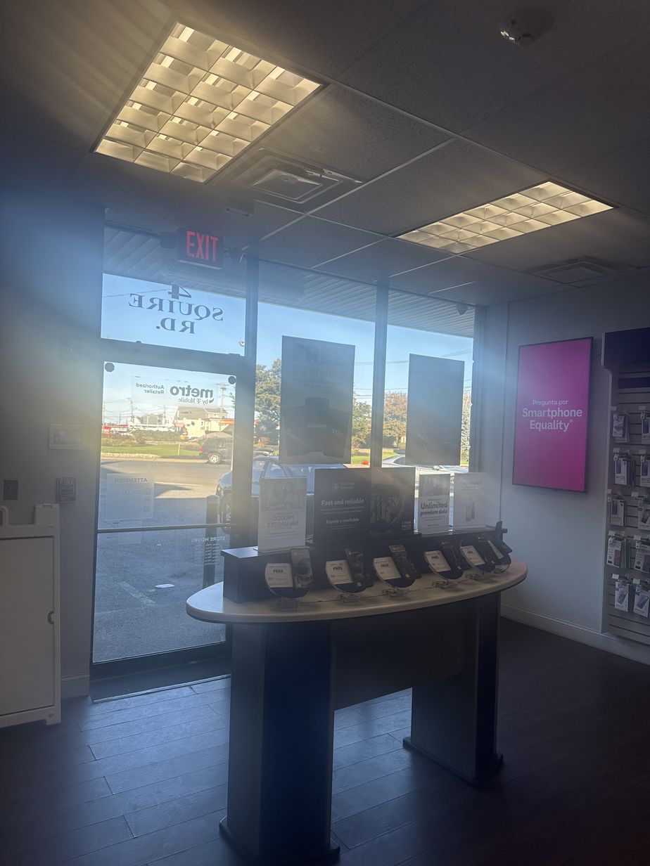 Metro by T-Mobile 345 Broadway - 345 Broadway 