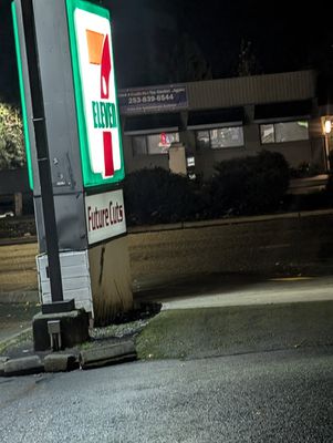 Image gallery for 7-Eleven