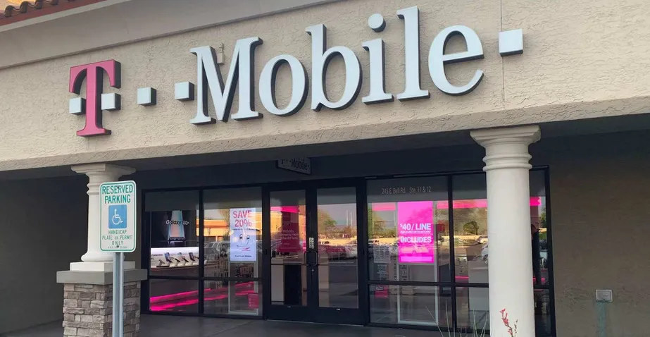 Exterior photo of T-Mobile store at 3rd & Bell, Phoenix, AZ