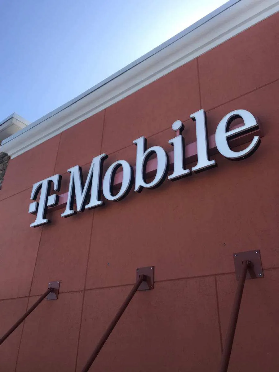 Exterior photo of T-Mobile store at Orlando Dr & Lake Mary Blvd, Sanford, FL