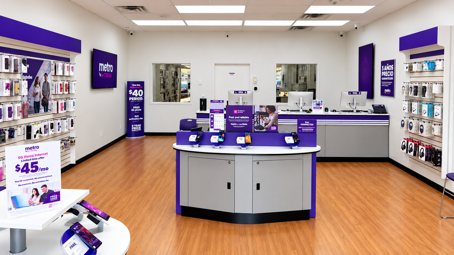 Metro by T-Mobile 1001 SW Wilshire Blvd - 1001 SW Wilshire Blvd 