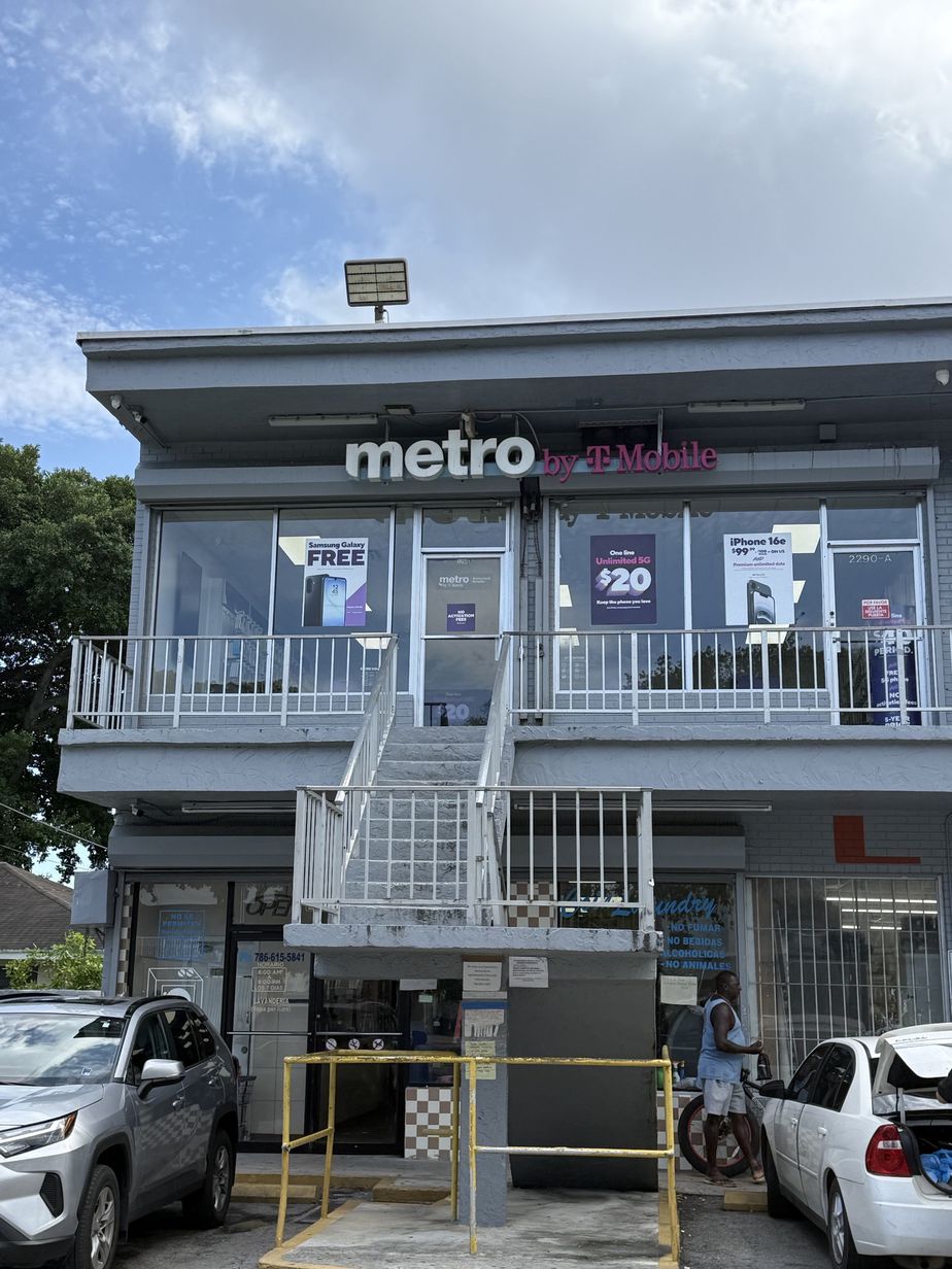 Metro by T-Mobile 2290 NW 28th St - 2290 NW 28th St 