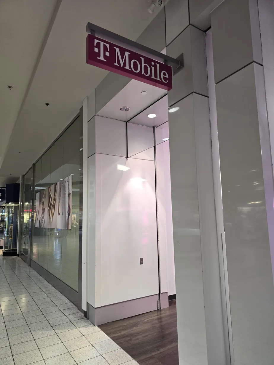  Exterior photo of T-Mobile Store at The Oaks Mall, Gainesville, FL 