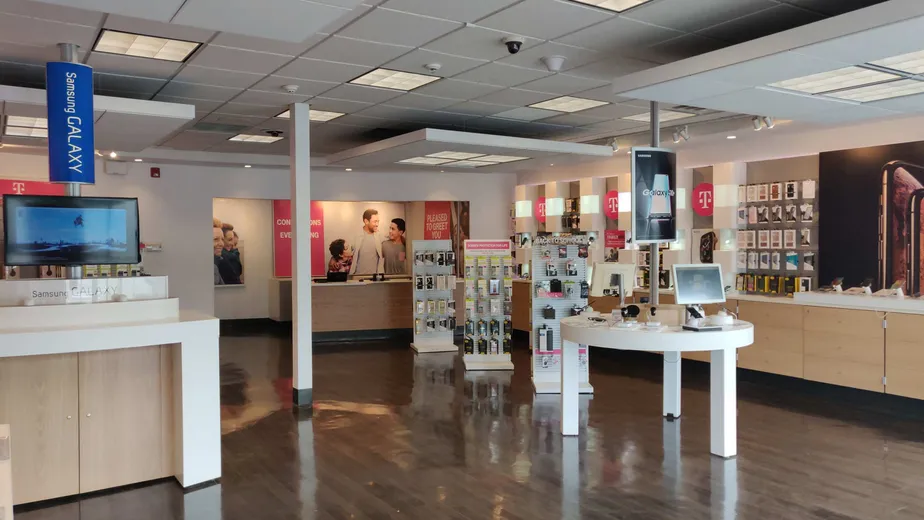 Foto del interior de la tienda T-Mobile en Paramus, Paramus, NJ