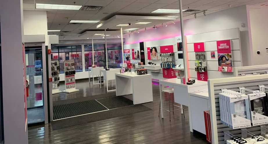 Interior photo of T-Mobile Store at Rt 101a & Somerset Pkwy, Nashua, NH