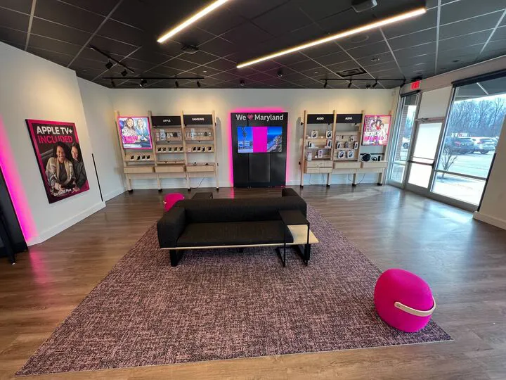  Interior photo of T-Mobile Store at Woodmore Towne Centre, Lanham, MD 