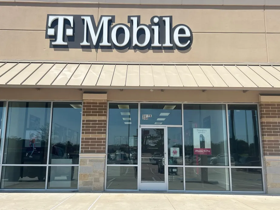  Exterior photo of T-Mobile Store at Interstate 45 N & Hines Ave, Willis, TX 