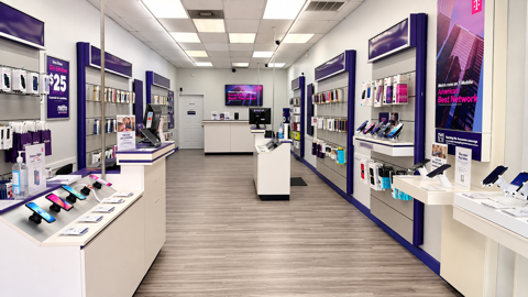 Metro by T-Mobile 3316 Shaver St - 3316 Shaver St 