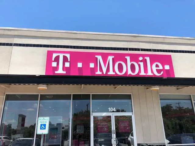 Exterior photo of T-Mobile store at Vance Jackson & La Manda, San Antonio, TX