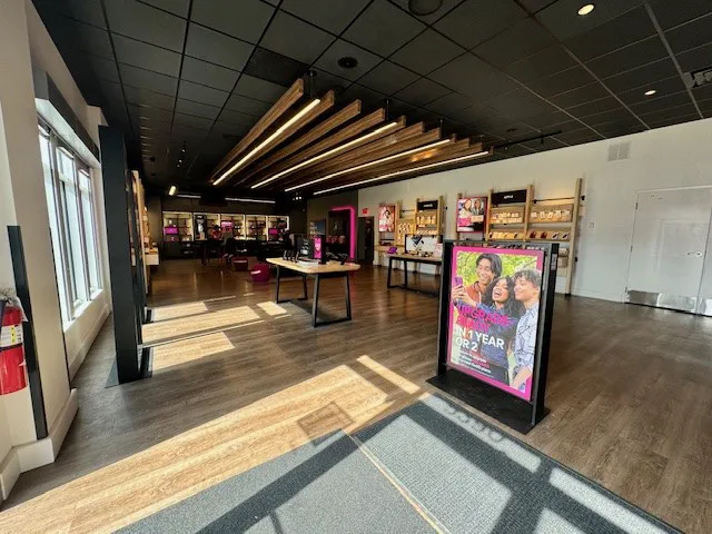  Interior photo of T-Mobile Store at Johnson Dr & Birch St, Mission, KS 
