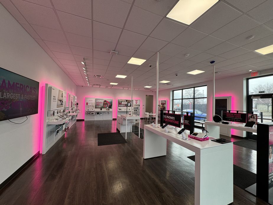 Interior photo of T-Mobile Store at Route 47 & Country Club Rd, Woodstock, IL