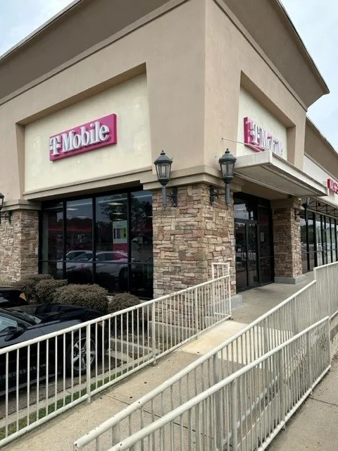 Exterior photo of T-Mobile Store at E Frontage Rd & Old Square Rd, Jackson, MS