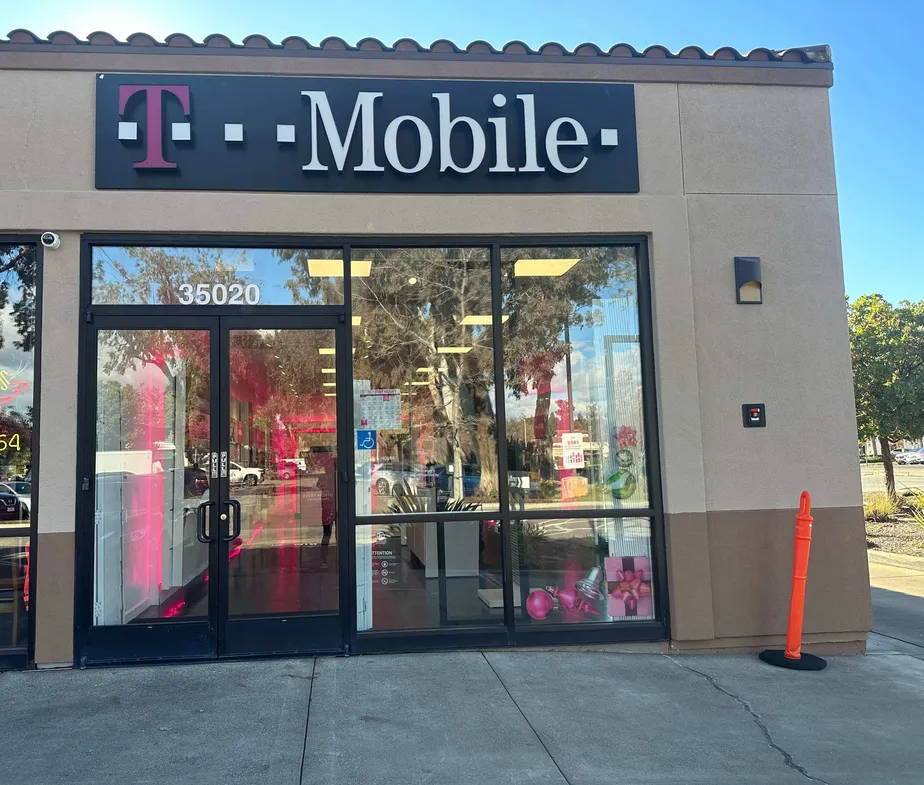  Exterior photo of T-Mobile Store at Newark & Jarvis, Newark, CA 