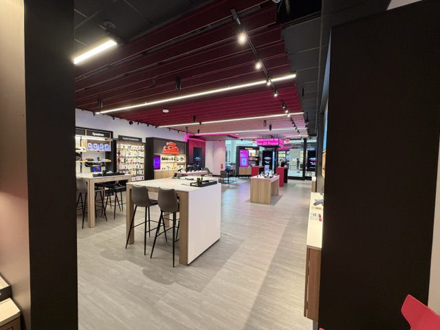  Interior photo of T-Mobile Store at King Of Prussia Mall, King Of Prussia, PA 