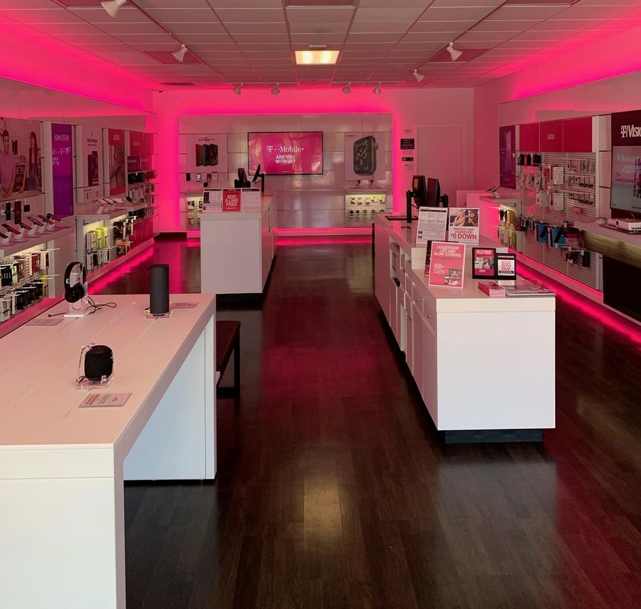 Interior photo of T-Mobile Store at Twin Oaks Shopping Center, Agoura Hills, CA