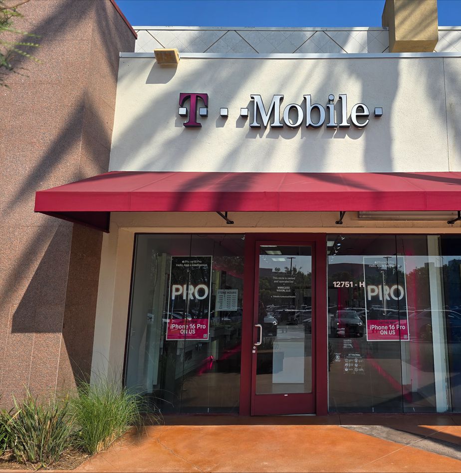 Exterior photo of T-Mobile Store at Cerritos Town Center, Cerritos, CA